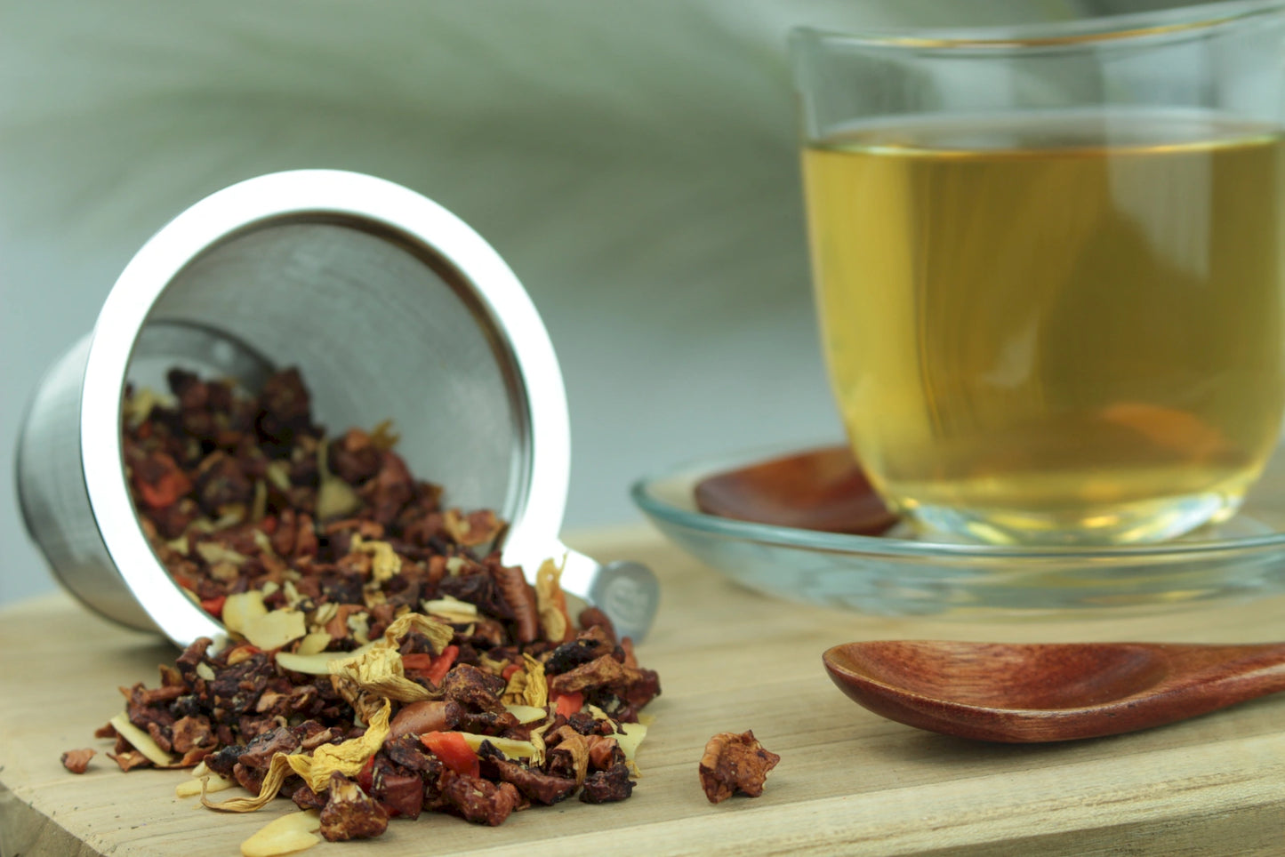 Bienenstich – Aromatisierter Früchtetee mit Vanille-Mandel-Geschmack