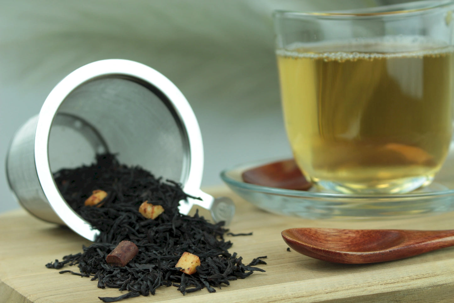 Büche de Noel – Aromatisierter Schwarztee mit Schokoladenstücken & Biskuit-Note