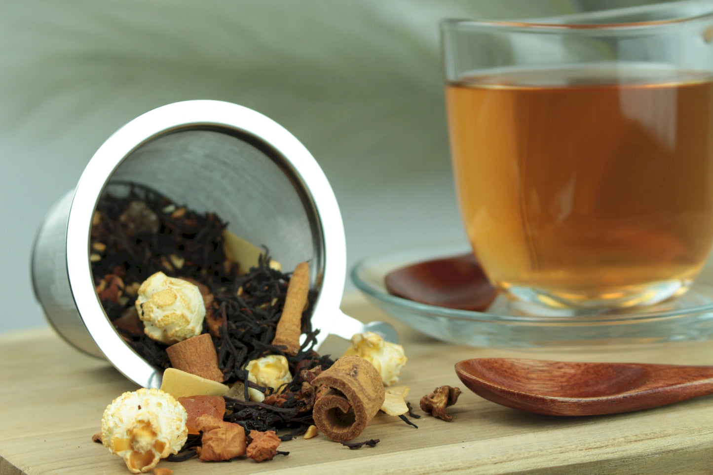 Knuspertraum trifft schwarzen Tee – Aromatische Mischung mit gerösteter Mandel