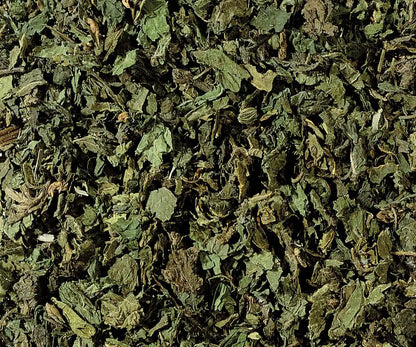 Brennnesselblätter geschnitten – Naturreiner Kräutertee mit krautig-frischer Note