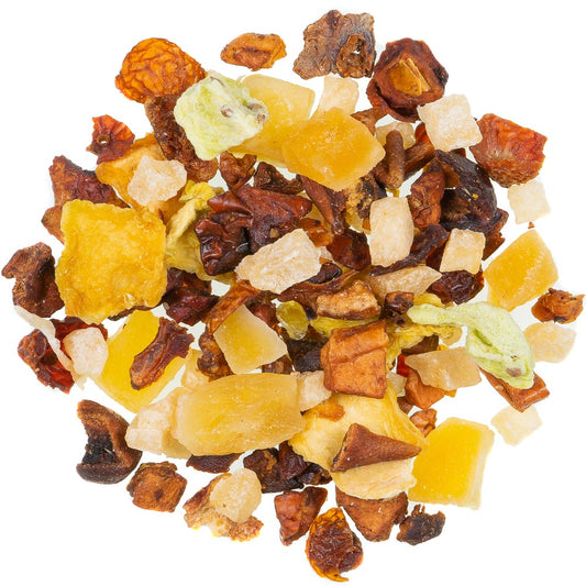 Früchteteemischung mit Birnen-, Mango- und Ananasstücken sowie hellen Melonenwürfeln und kleinen Kiwistücken