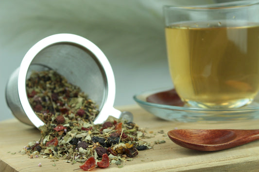 Alpina – Aromatisierte Kräuter-Früchteteemischung mit Brombeere & Schwarzer Johannisbeere
