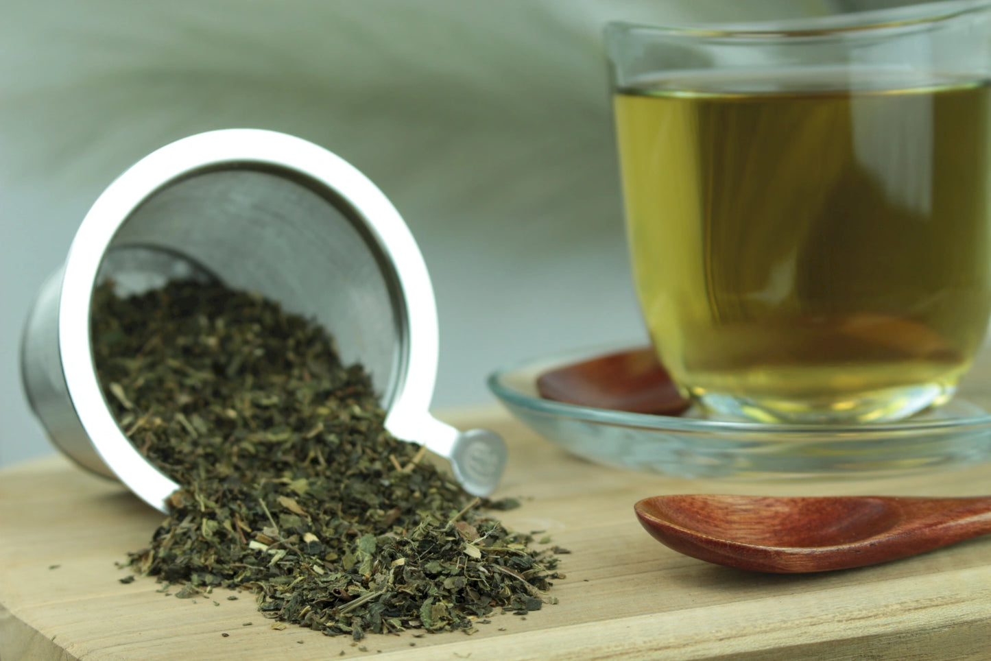 Brennnesselblätter geschnitten – Naturreiner Kräutertee mit krautig-frischer Note