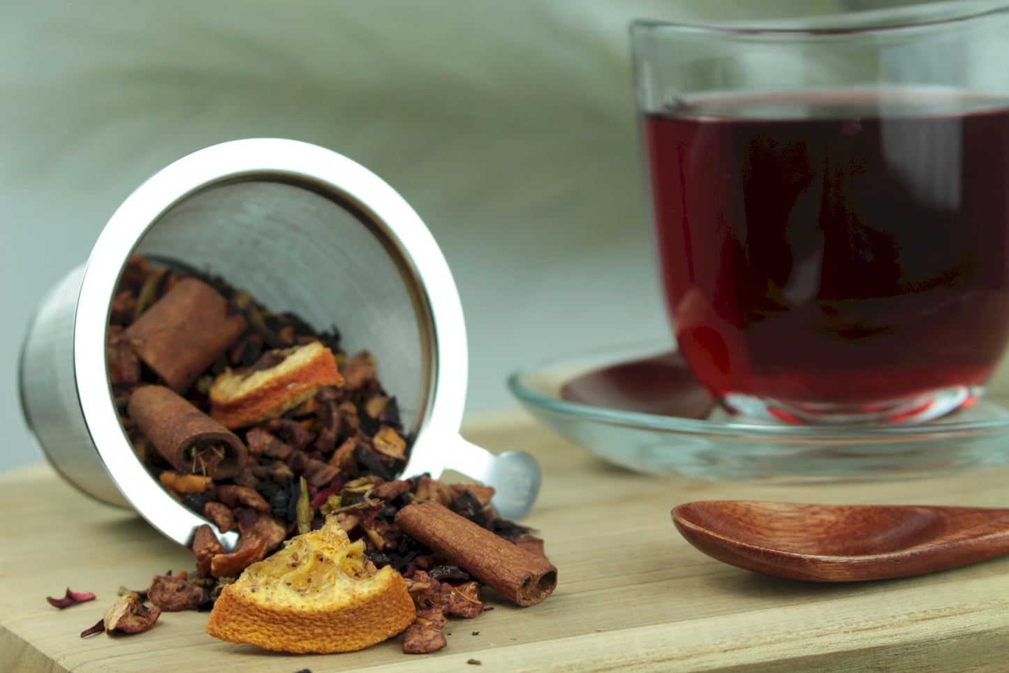 Feuerzangenbowle – Aromatisierte Früchteteemischung mit Rotwein-, Orange- & Zimtnote