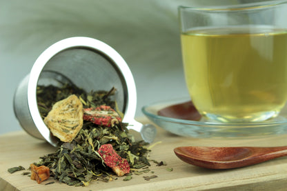 Frühlingsanfang – Aromatisierte Grün-/Weißteemischung mit Erdbeere, Ananas & Mango
