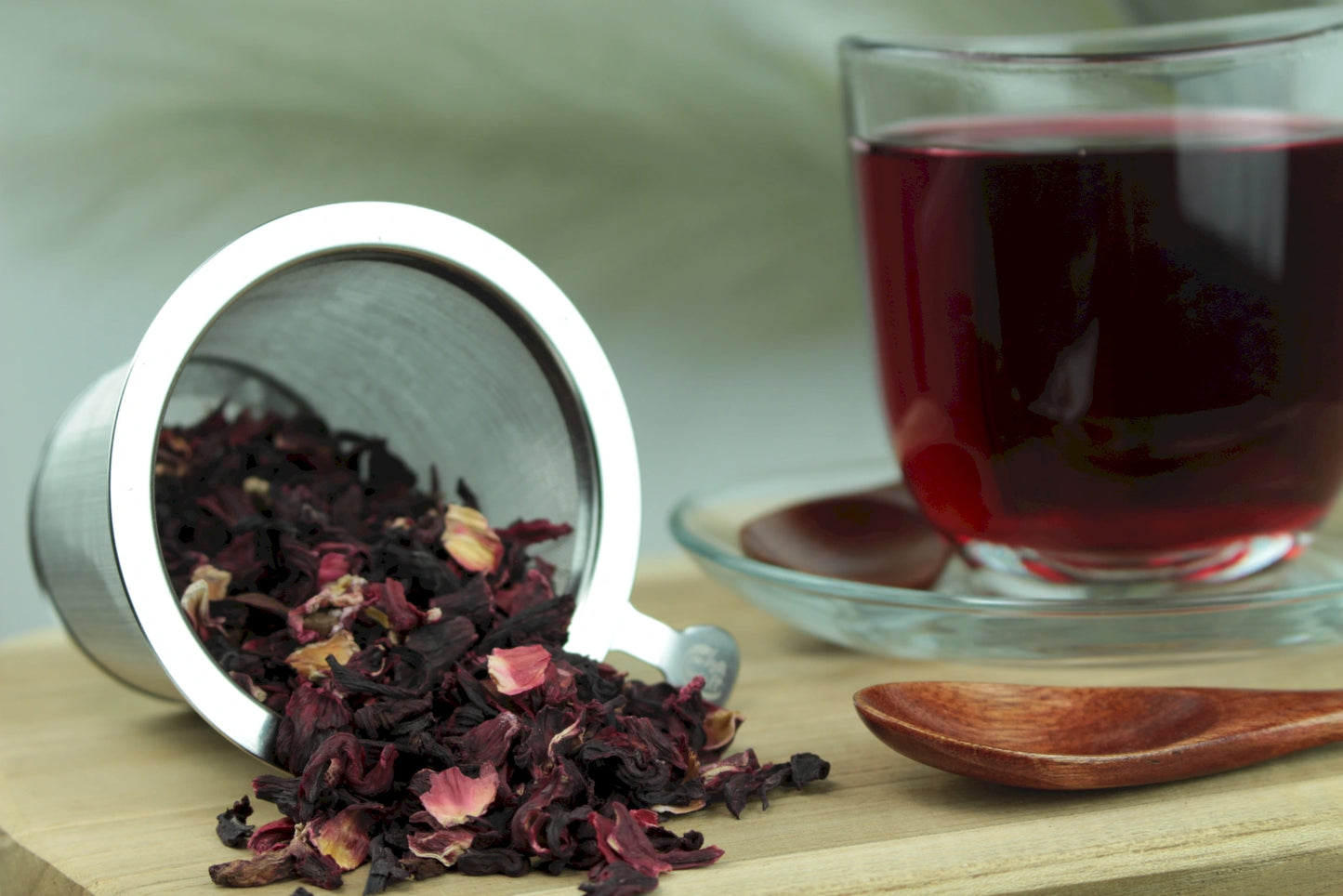 Hibiskusblüten ganz – Reiner Früchtetee oder Teebasis mit kräftiger Säure