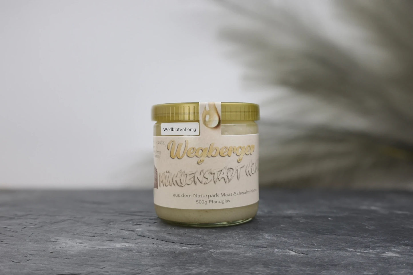 Wegberger Mühlenstadt Wildblütenhonig im 500g Pfandglas aus dem Naturpark Maas Schwalm Nette, regionale Honigspezialität erhältlich bei TeePunkt.
