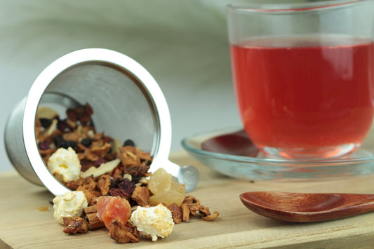 Knuspertraum – Aromatisierte Früchteteemischung mit geröstetem Mandelaroma