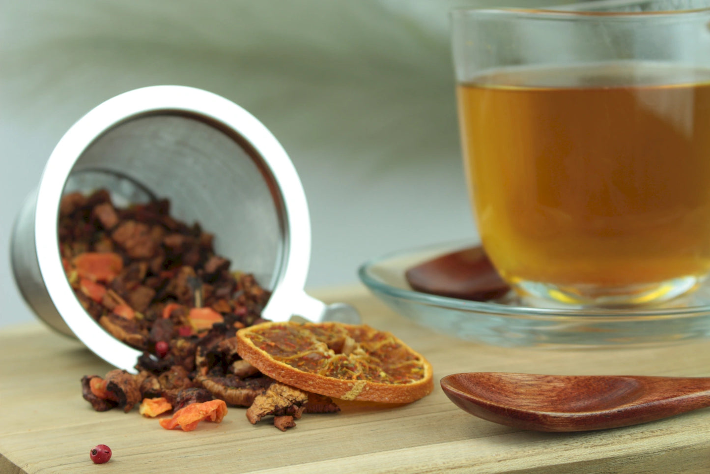 Mandarine Pfeffer – Aromatisierter Früchtetee mit grünem Rooibos & rosa Pfeffer