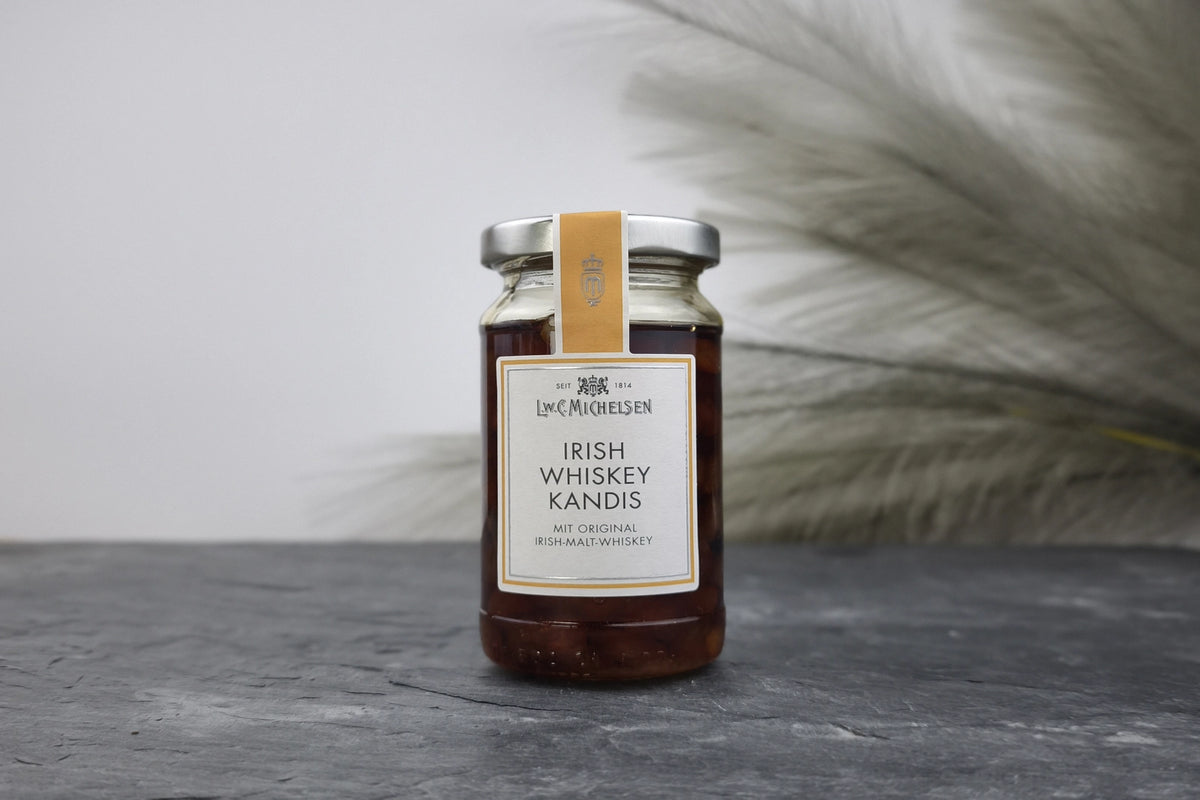 Produktfoto des Glases mit Irish-Whiskey-Kandis von L.W.C. Michelsen mit original Irish-Malt-Whiskey.