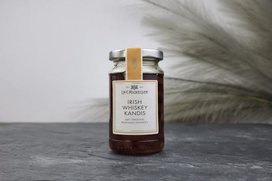 Produktfoto des Glases mit Irish-Whiskey-Kandis von L.W.C. Michelsen mit original Irish-Malt-Whiskey.