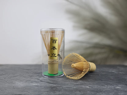 Produktfoto des Matcha-Besens, ein traditioneller Bambusbesen für cremigen Matcha.