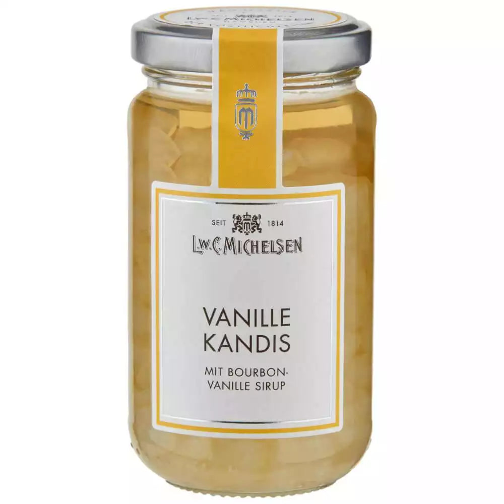 Vanille Kandis im großen Glas von L.W.C. Michelsen mit Bourbon-Vanille-Sirup und hellem Etikett auf weißem Hintergrund